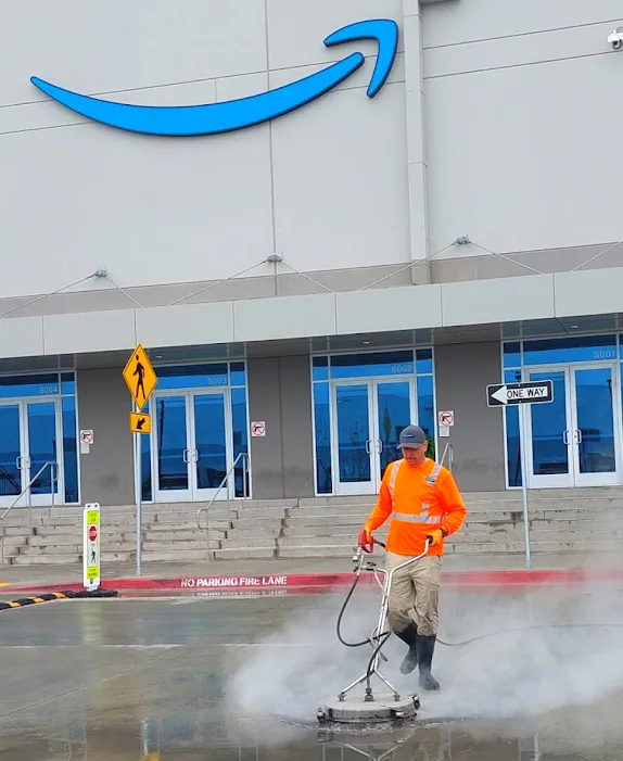 Cyclone Eco Power Wash Team at Work